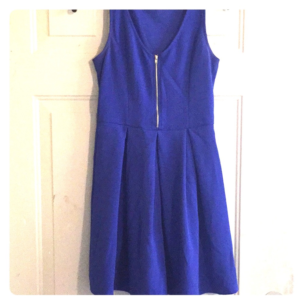 Blue dress with zipper